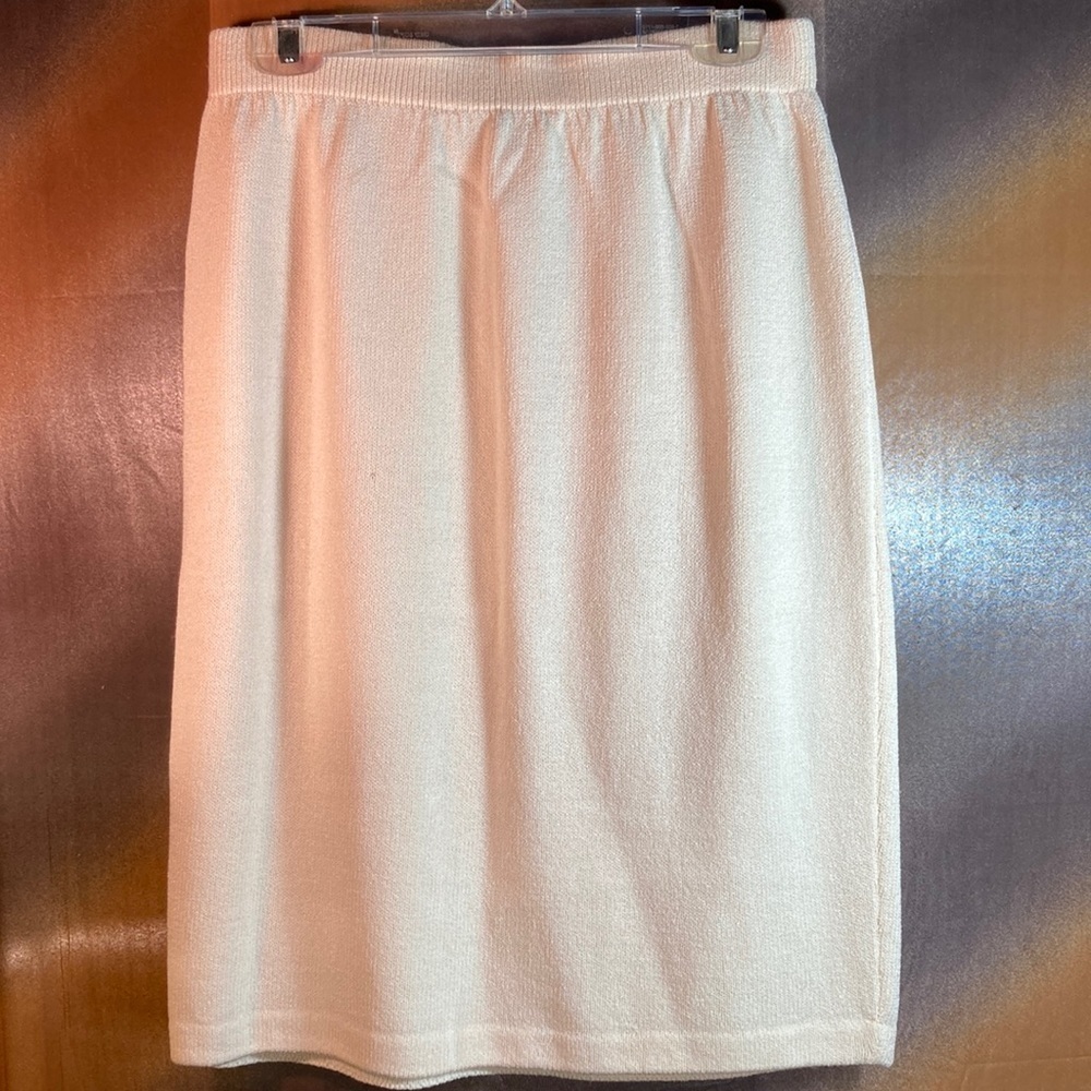 Sold Vintage St John basics knit cream skirt with flaws Size 8. 28” waist B1